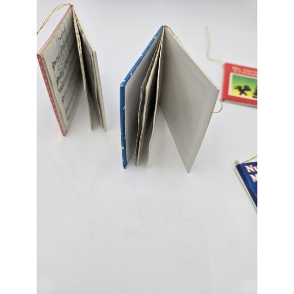 Lot Of 4 VTG Mini Christmas Book Ornaments Hanging Caroles Nursery Rhymes - Picture 4 of 6